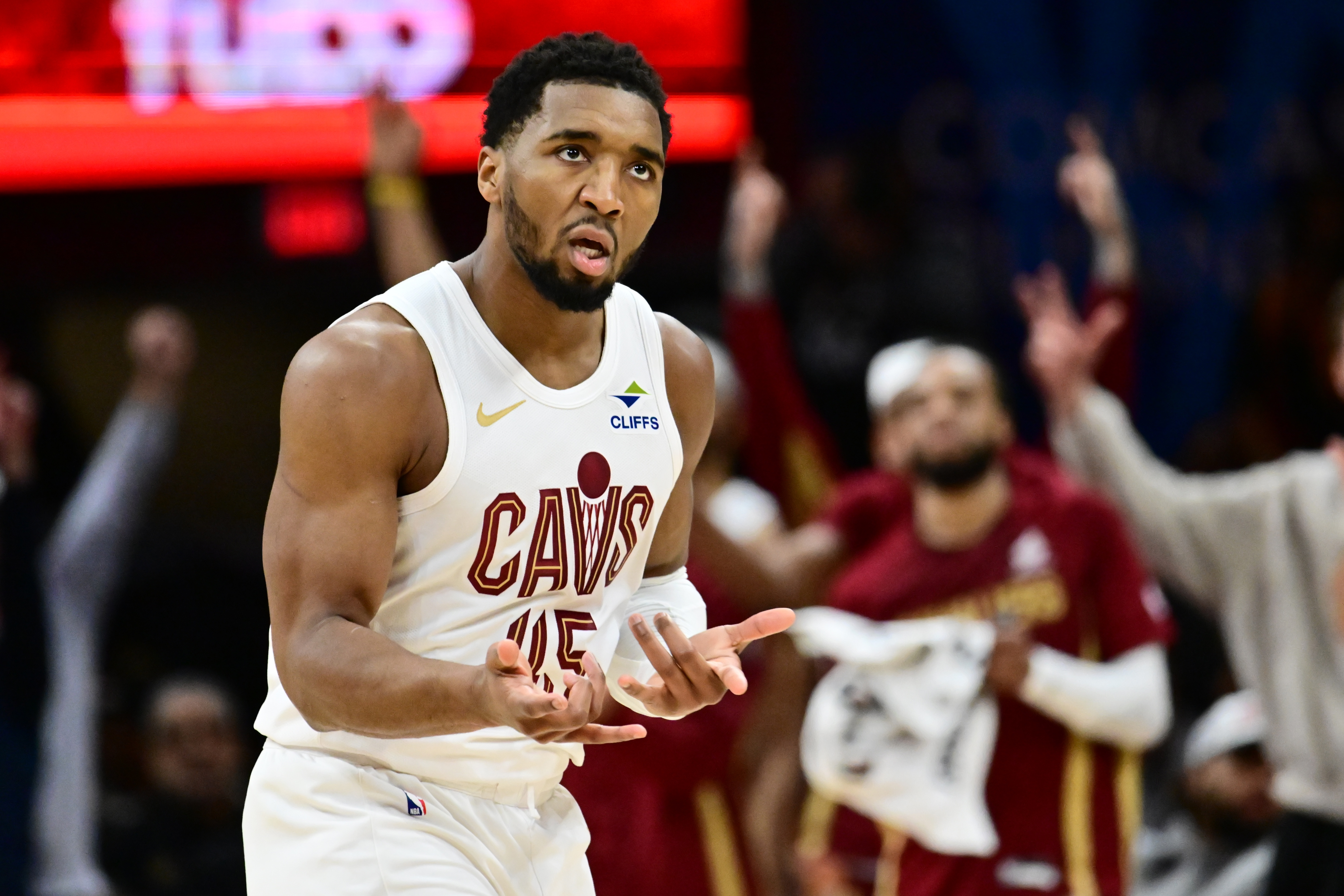 新球体育下载-米切尔15次单节20+独享历史第7！前7三位13号秀科比&amp;布克&amp;米切尔